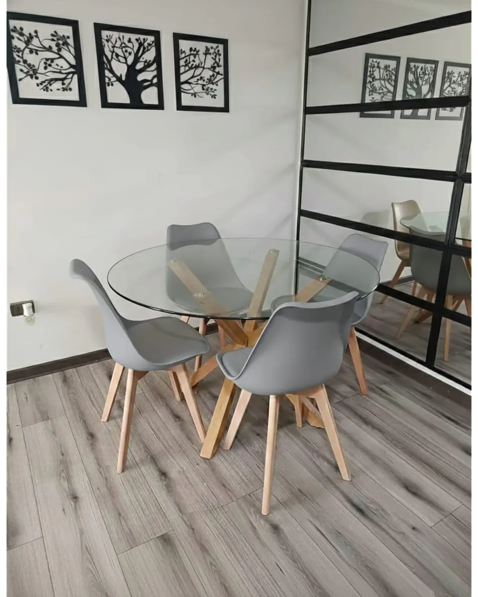 Comedor Redondo Vidrio Madrid con Sillas Tulip 5