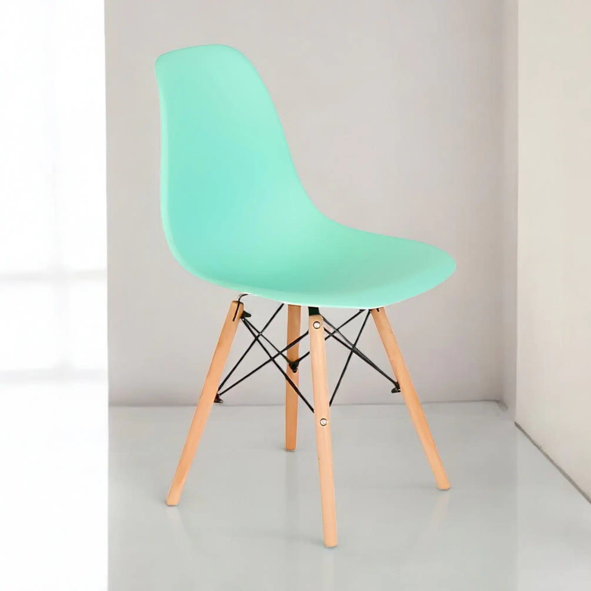 Silla Eames 4