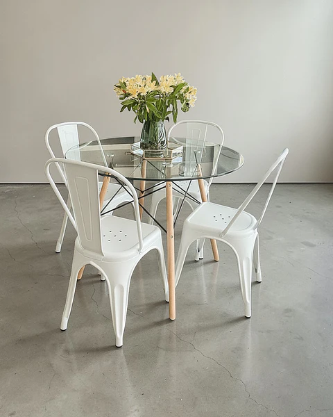 Comedor Redondo Vidrio Eames con Sillas Tolix