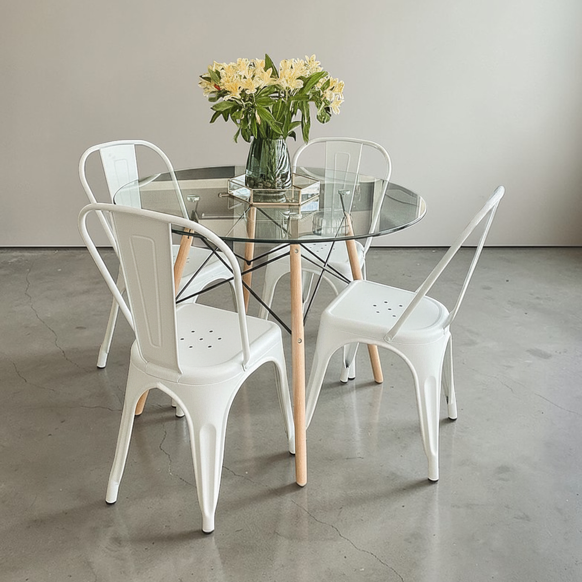 Comedor Mesa Redonda Vidrio Eames + Sillas Tolix 1