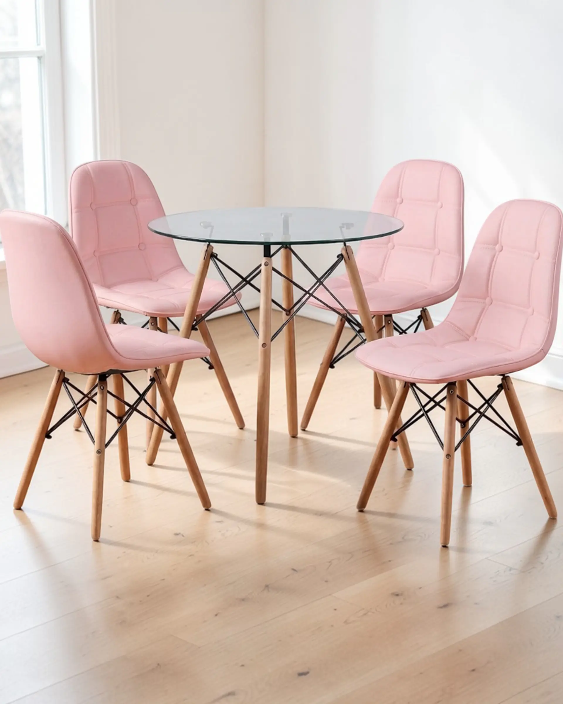 Comedor Redondo Vidrio Eames con Sillas Buckle 4