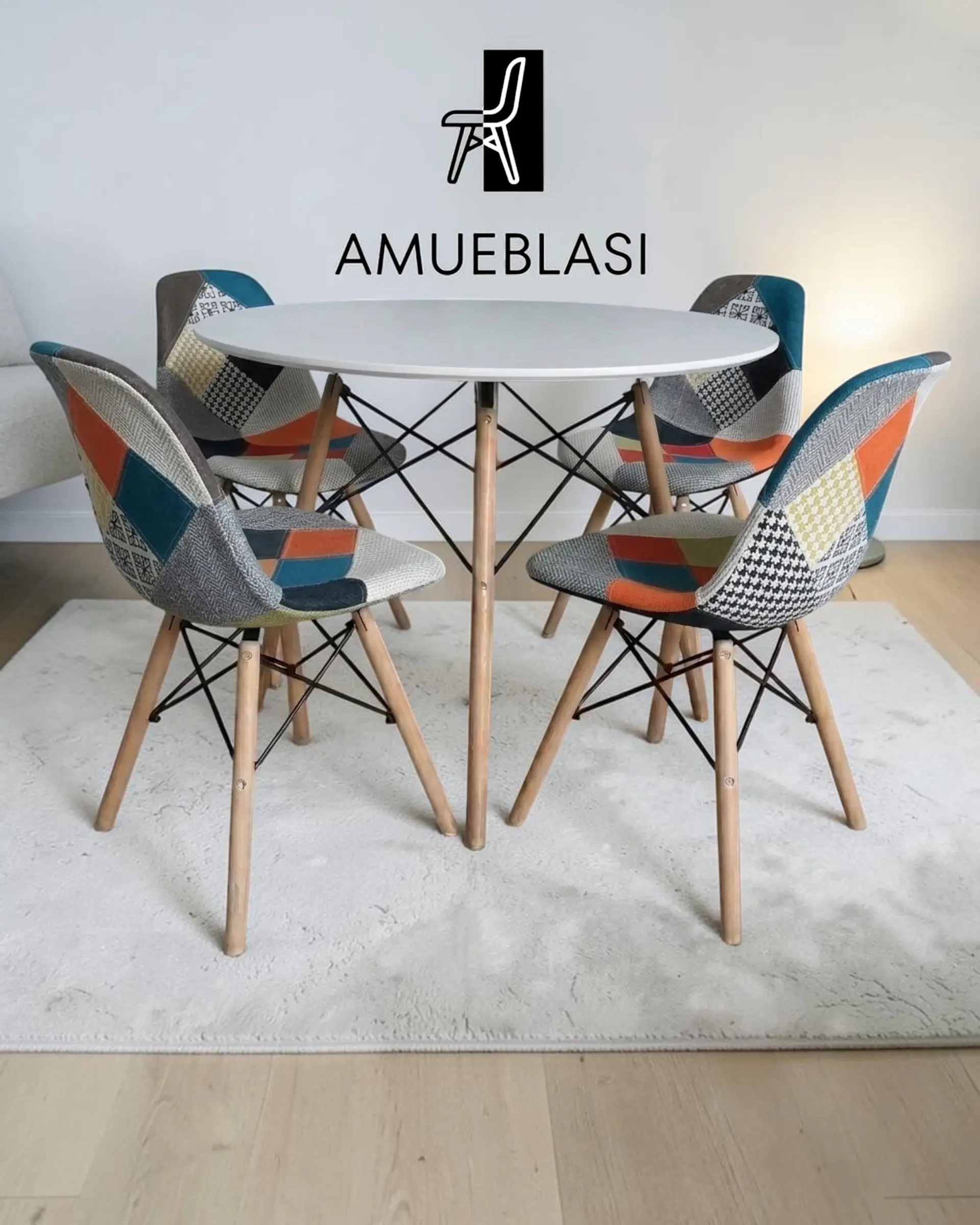 Comedor Redondo Melamina Eames con Sillas Patchwork 7