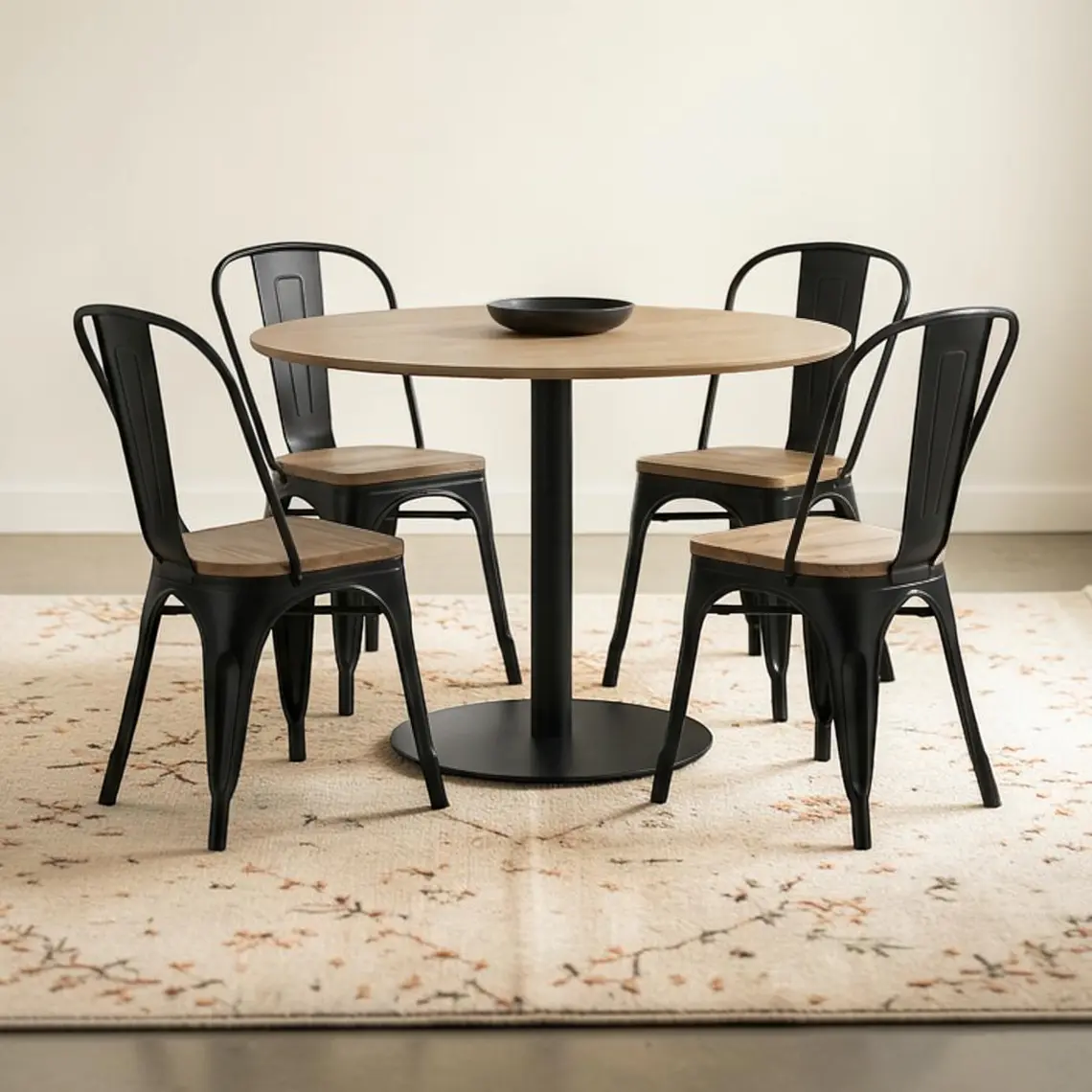 Comedor Redondo 4 Sillas Tolix negras – Mesa Tulip Nórdica 3