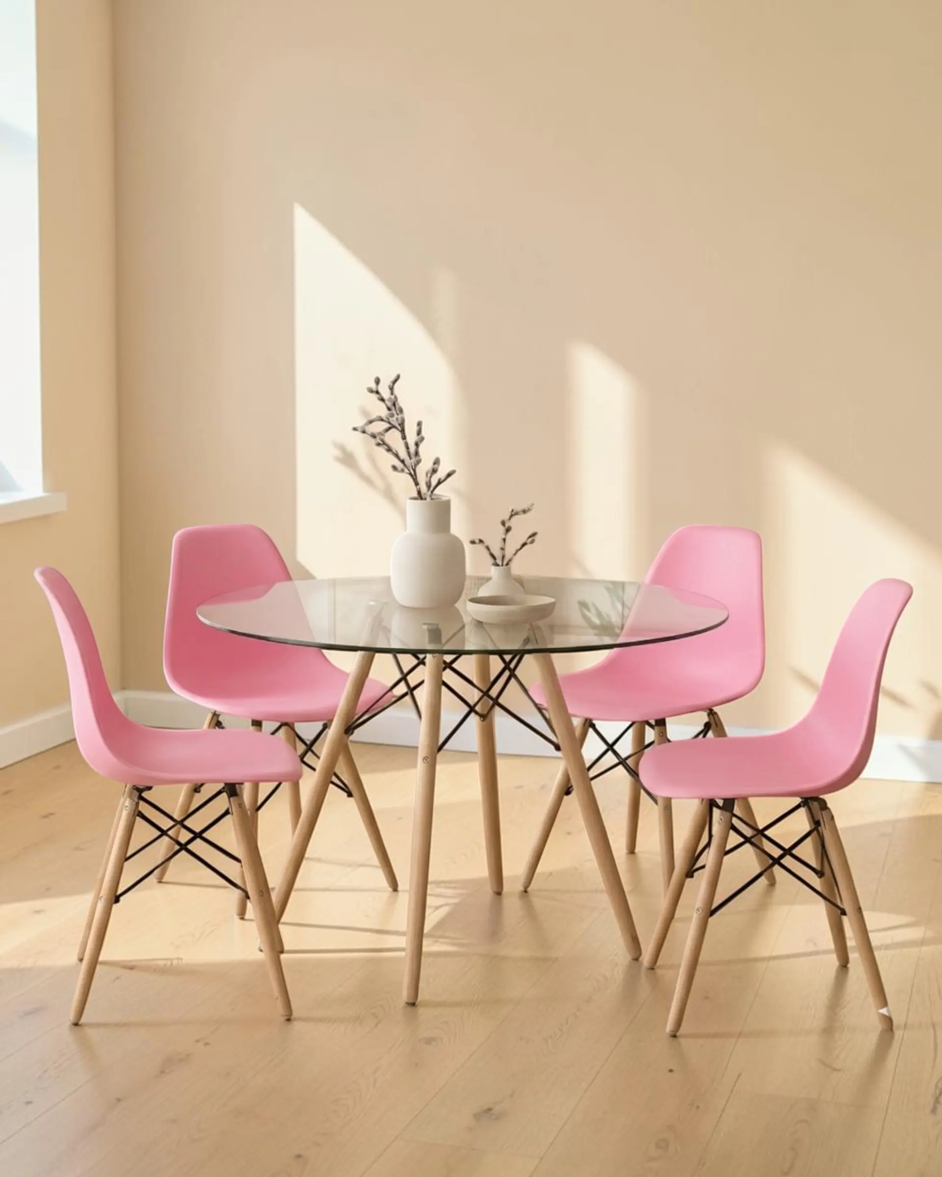 Comedor Redondo Vidrio Eames con Sillas Eames 11