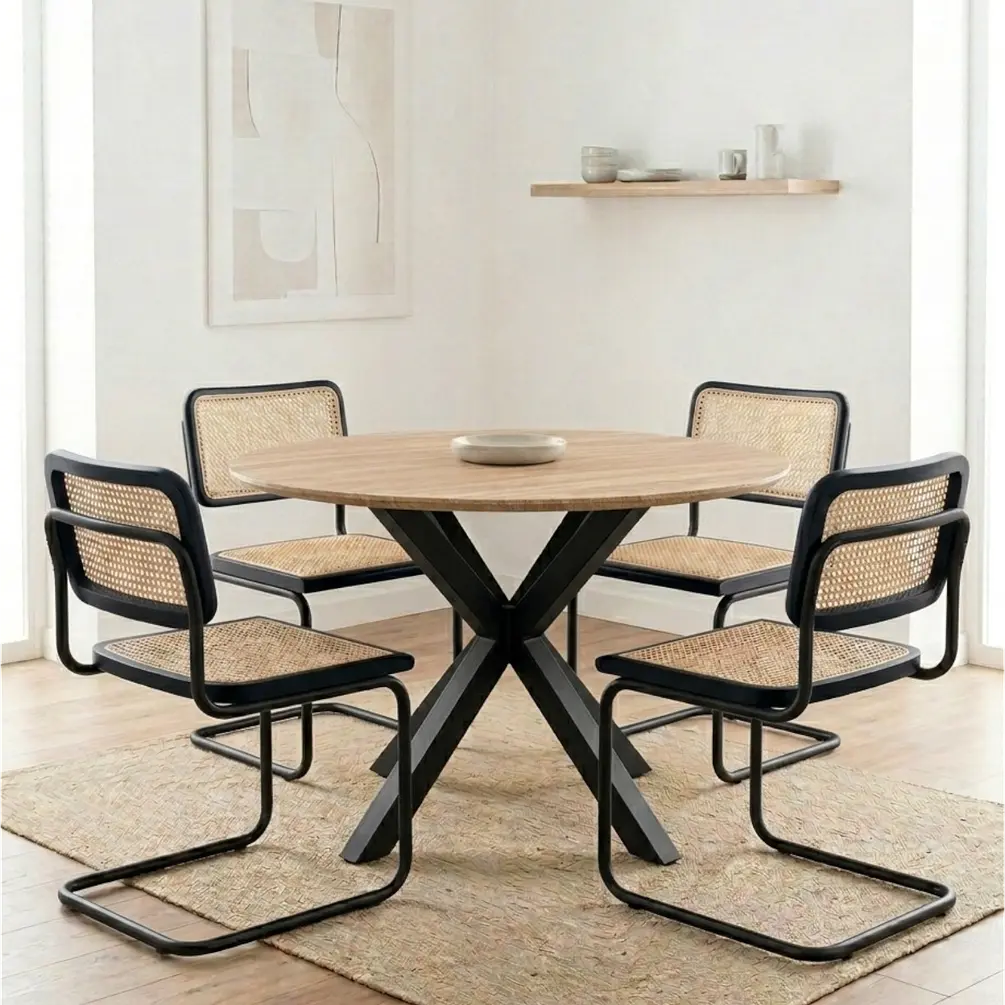 Comedor Redondo Madrid con Sillas Breuer Ratán 1