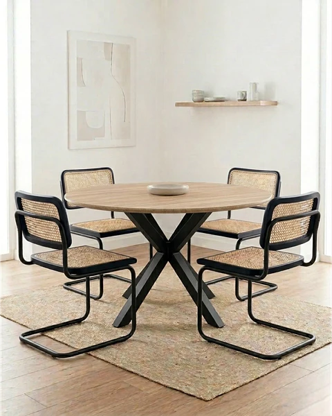 Comedor Redondo Madrid con Sillas Breuer Ratán