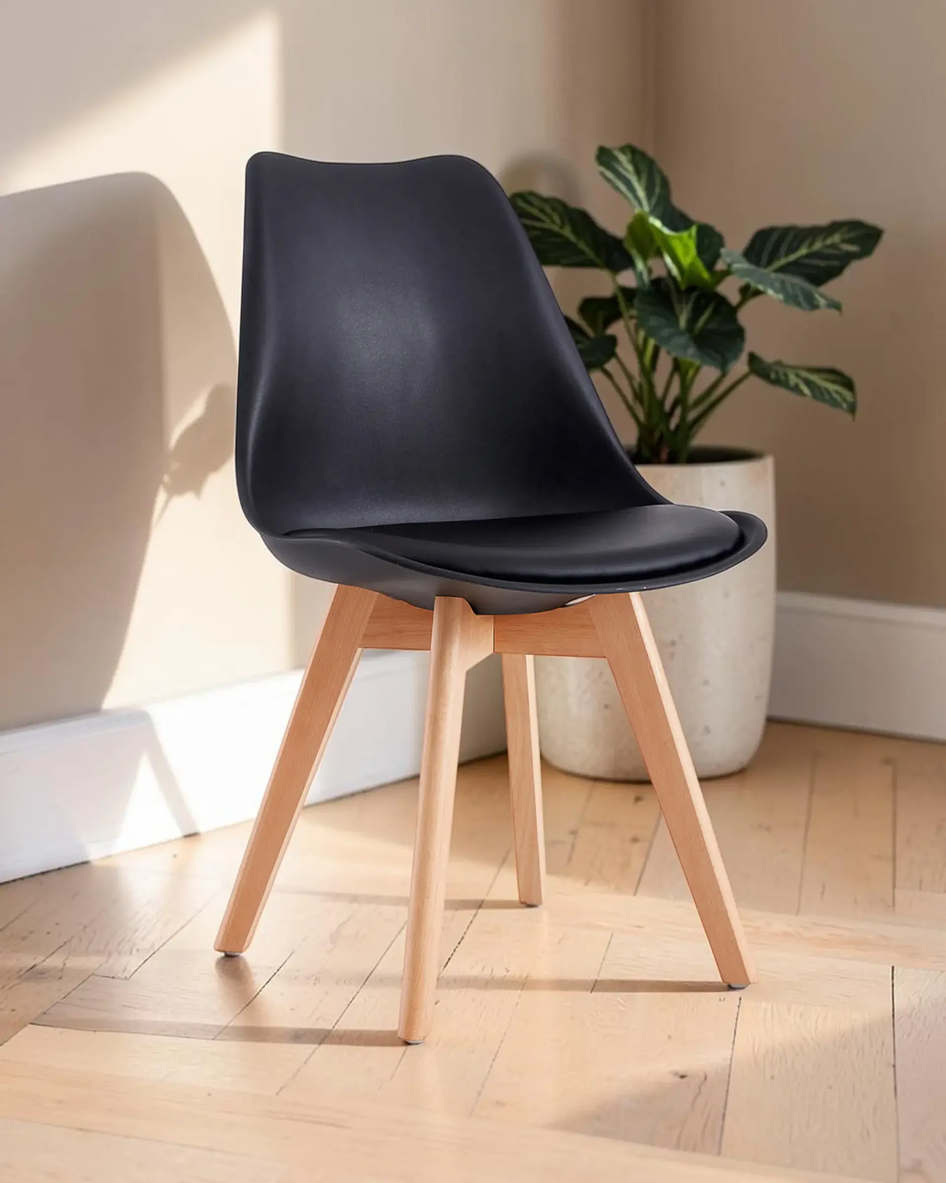 Silla Tulip 1