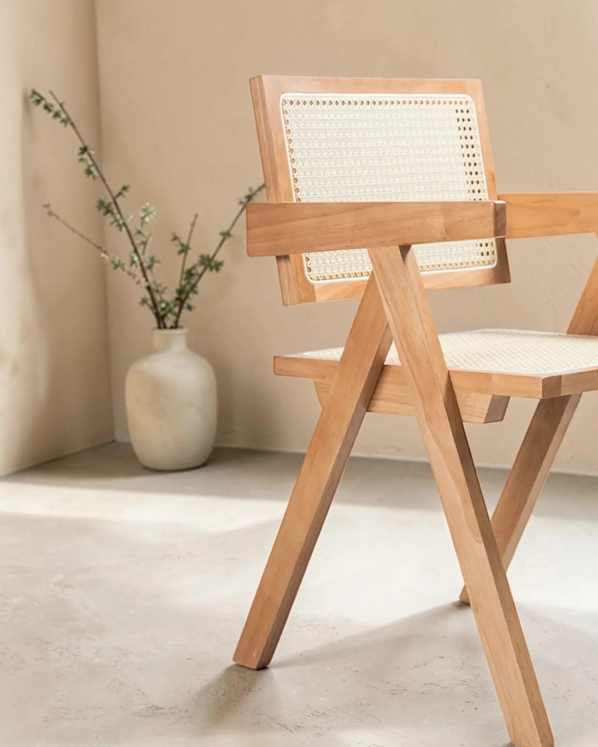 Silla Chandigarh Madera 4
