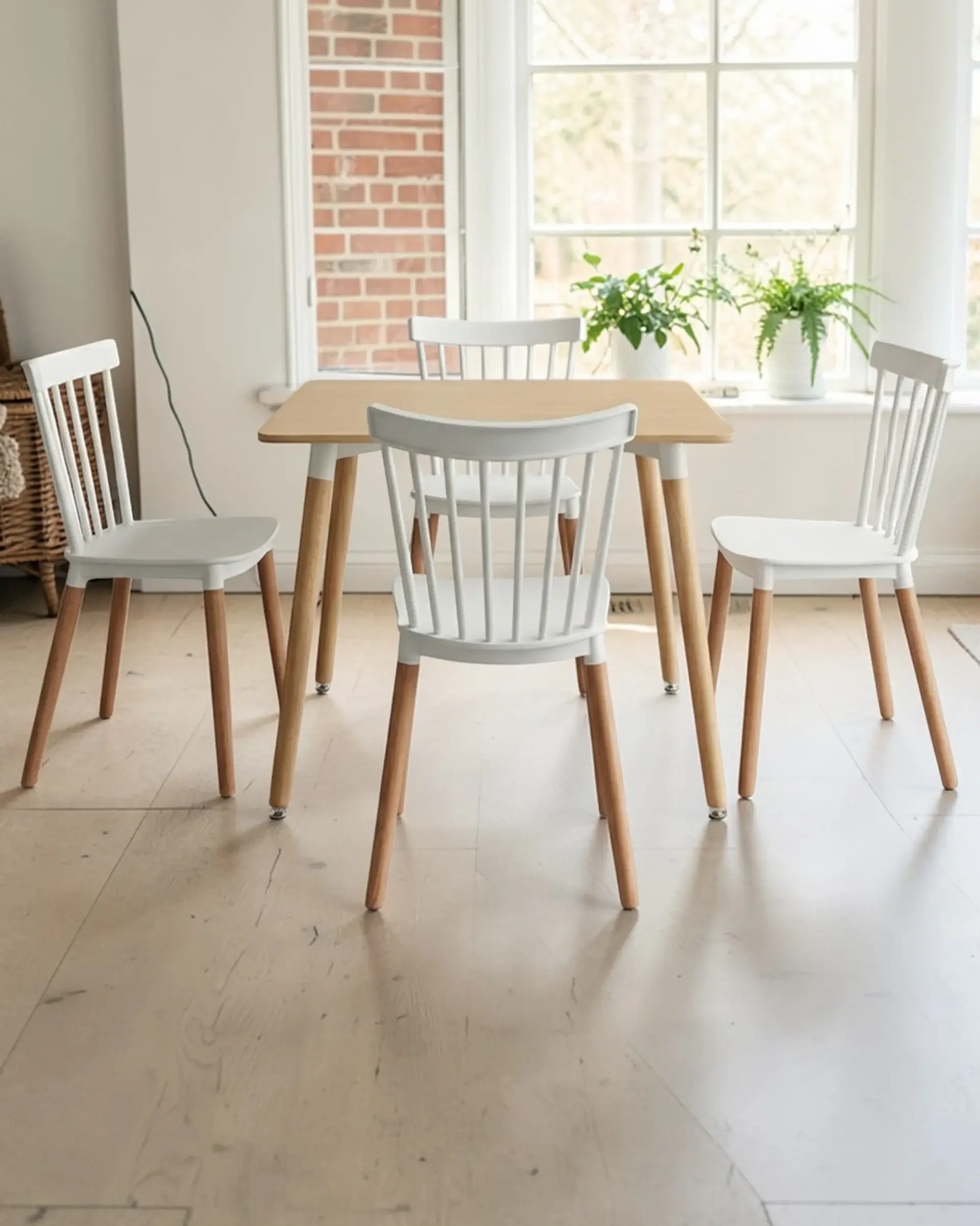 Comedor Cuadrado Melamina con Sillas Windsor 1