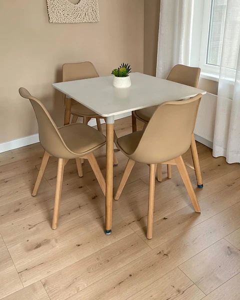 Comedor Cuadrado Melamina con Sillas Tulip
