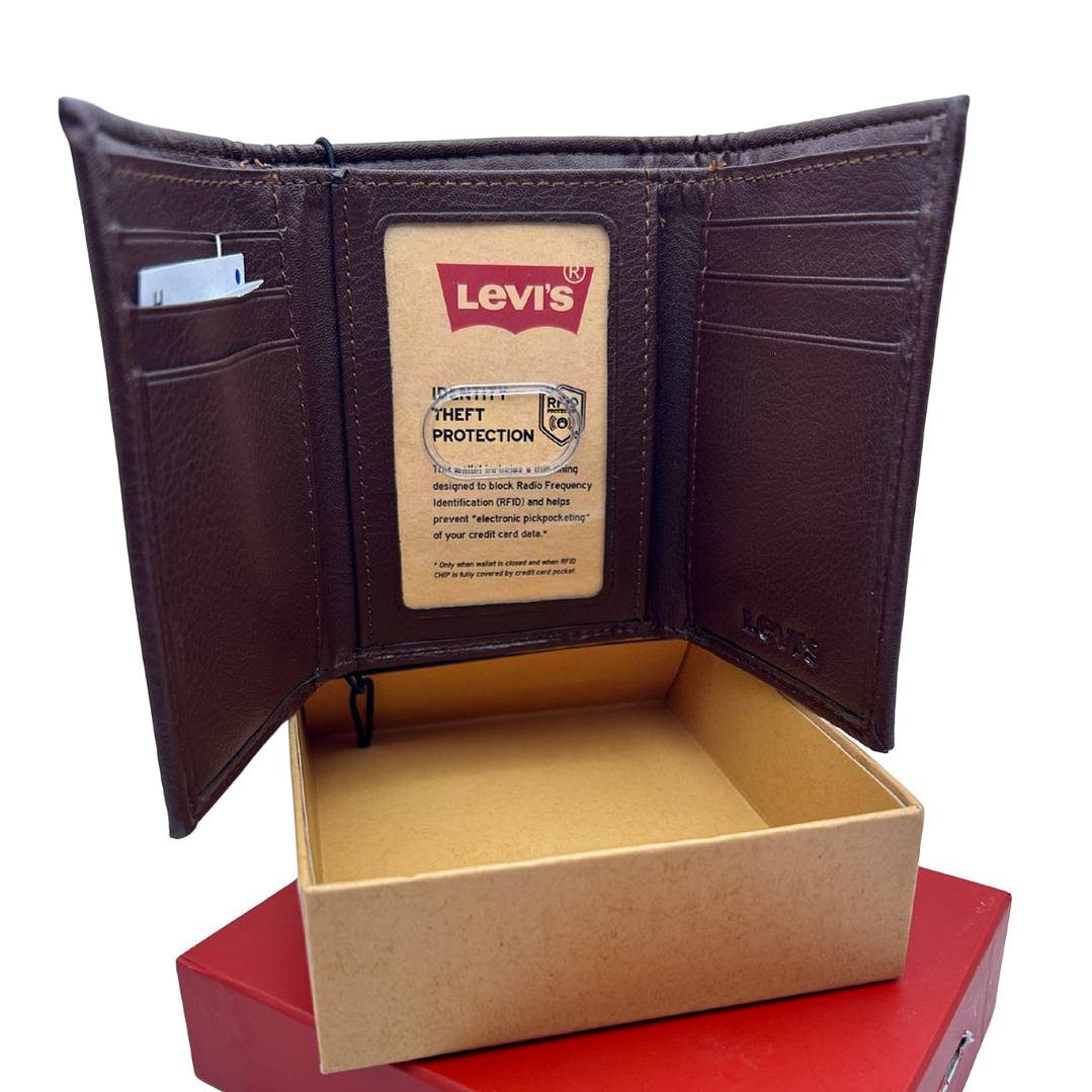 Billetera Levi's Color Marrón 3