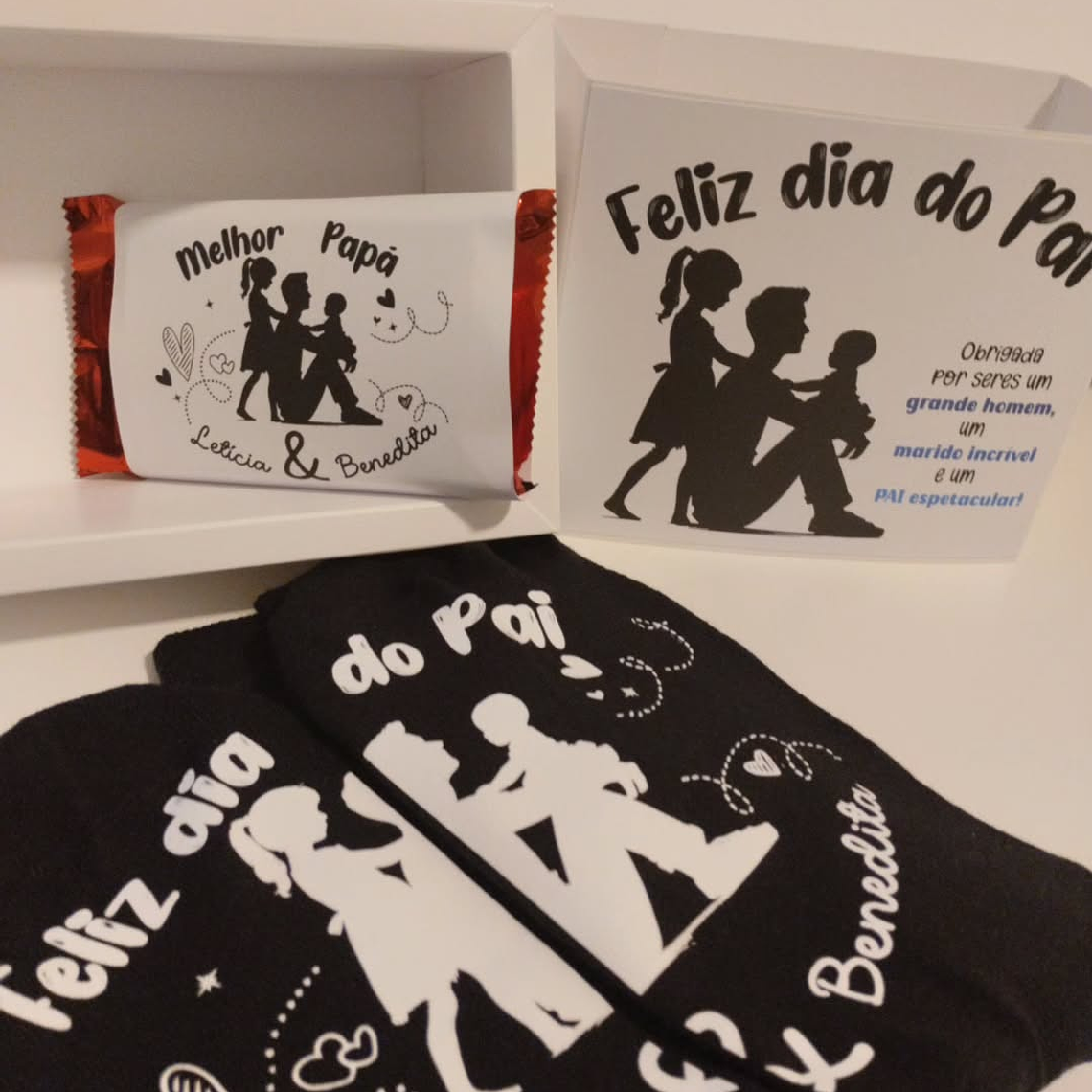 Caixa  Chocolate, Mini Bebida e Meias 2