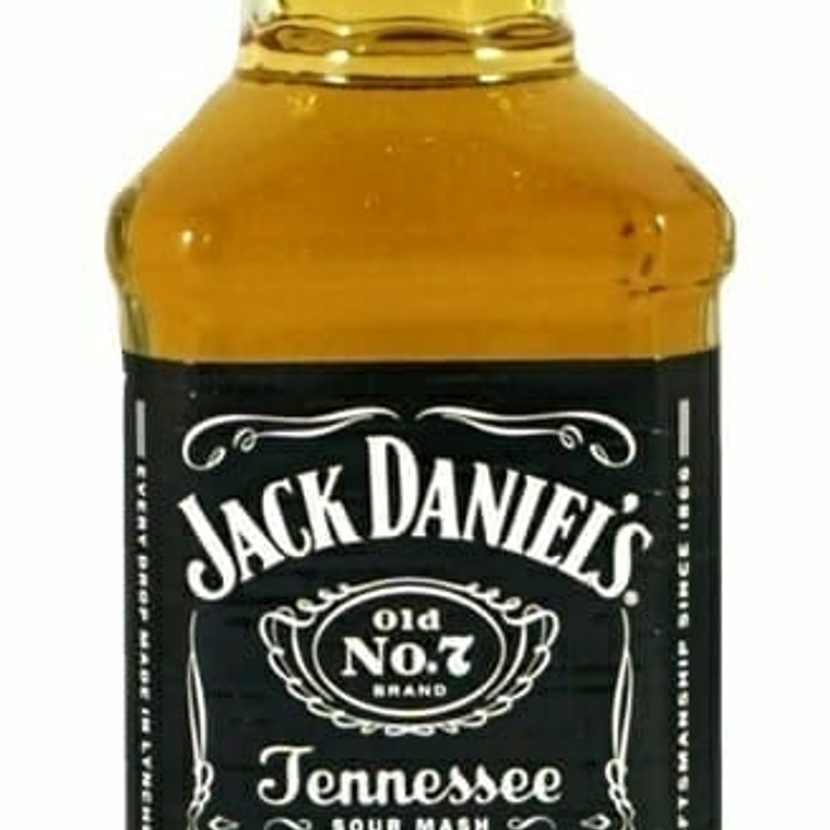 Caixa com Mini Bebida e Porta-chaves personalizados 3