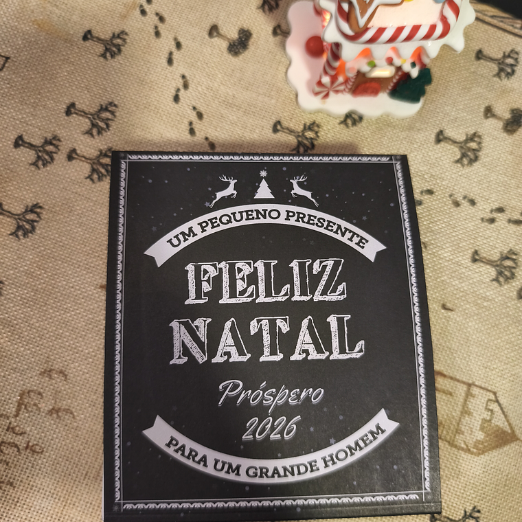 Caixa com Mini Bebida e Porta-chaves personalizados 2