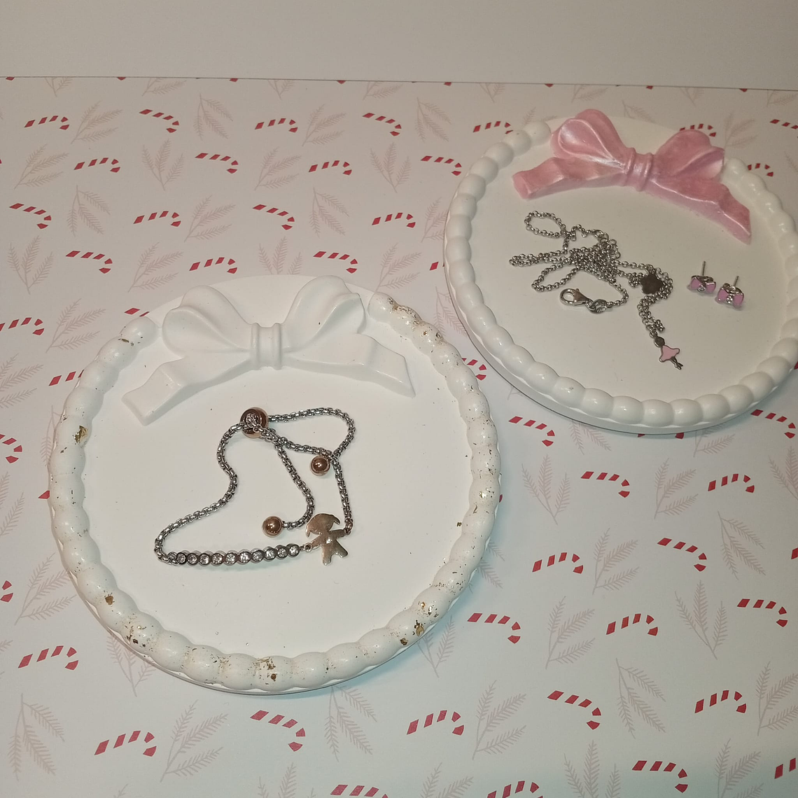 Pousa joias (coração ou redonda laço) 2