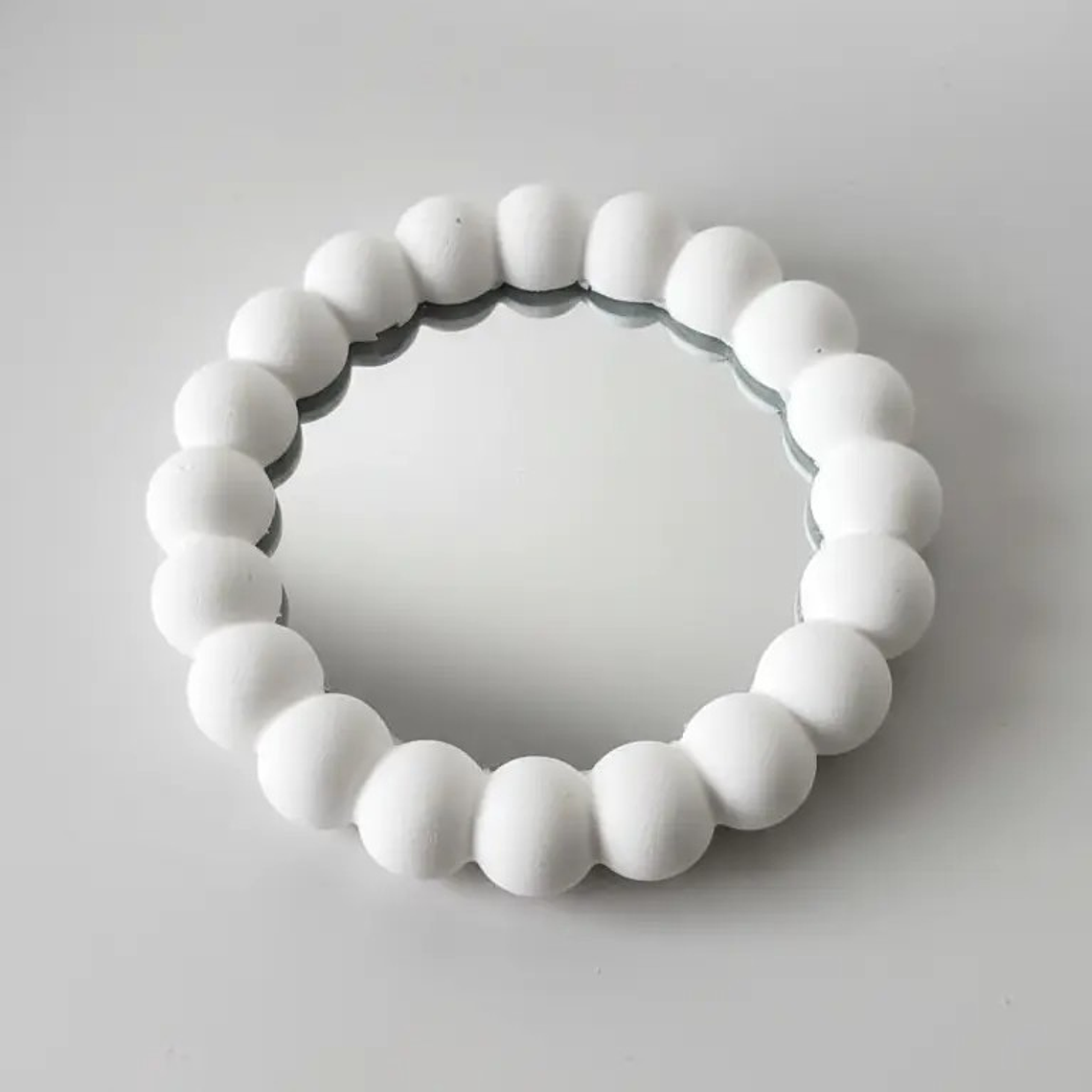 Base Redonda de Gesso com Espelho 2