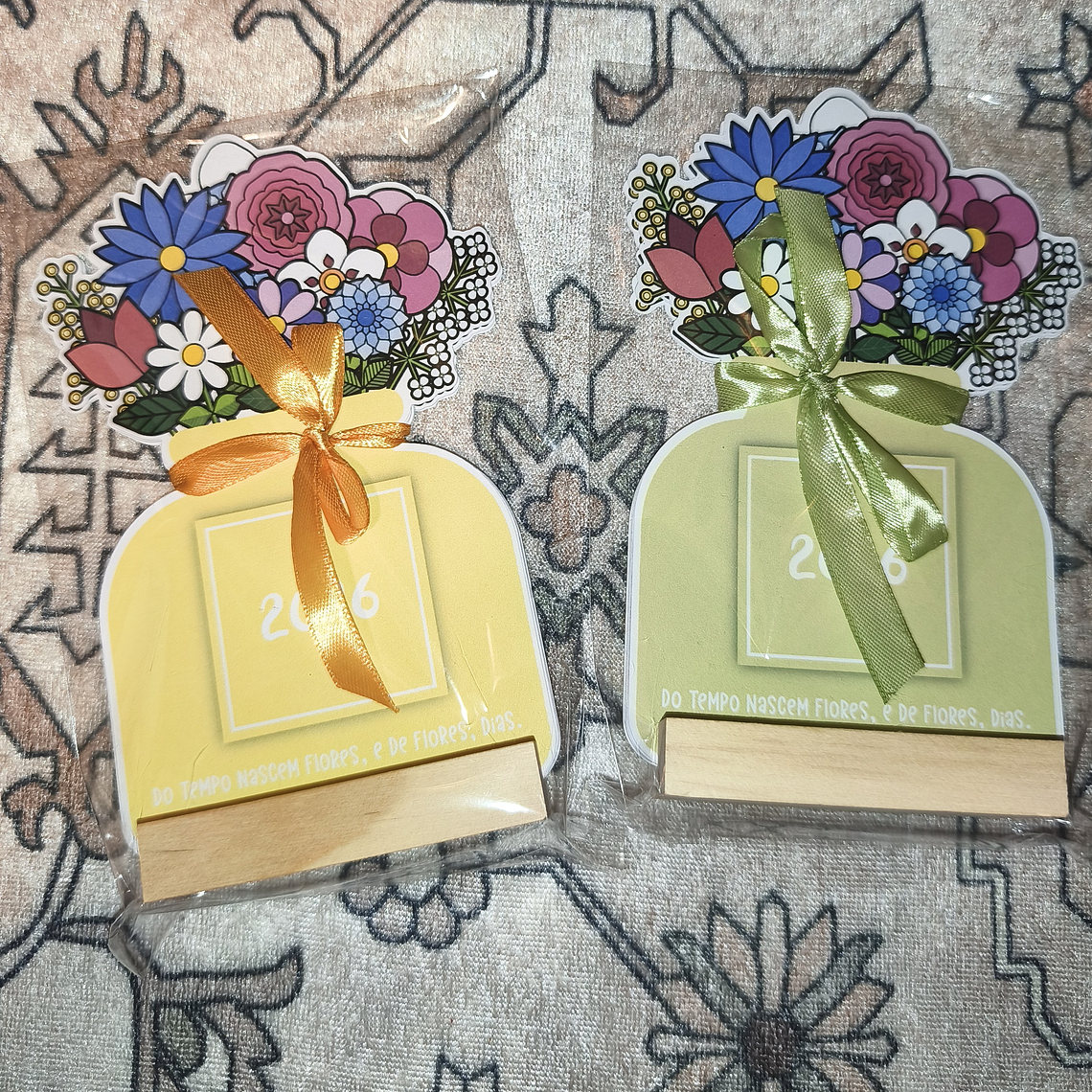 Calendário Floral com Base em Madeira 1