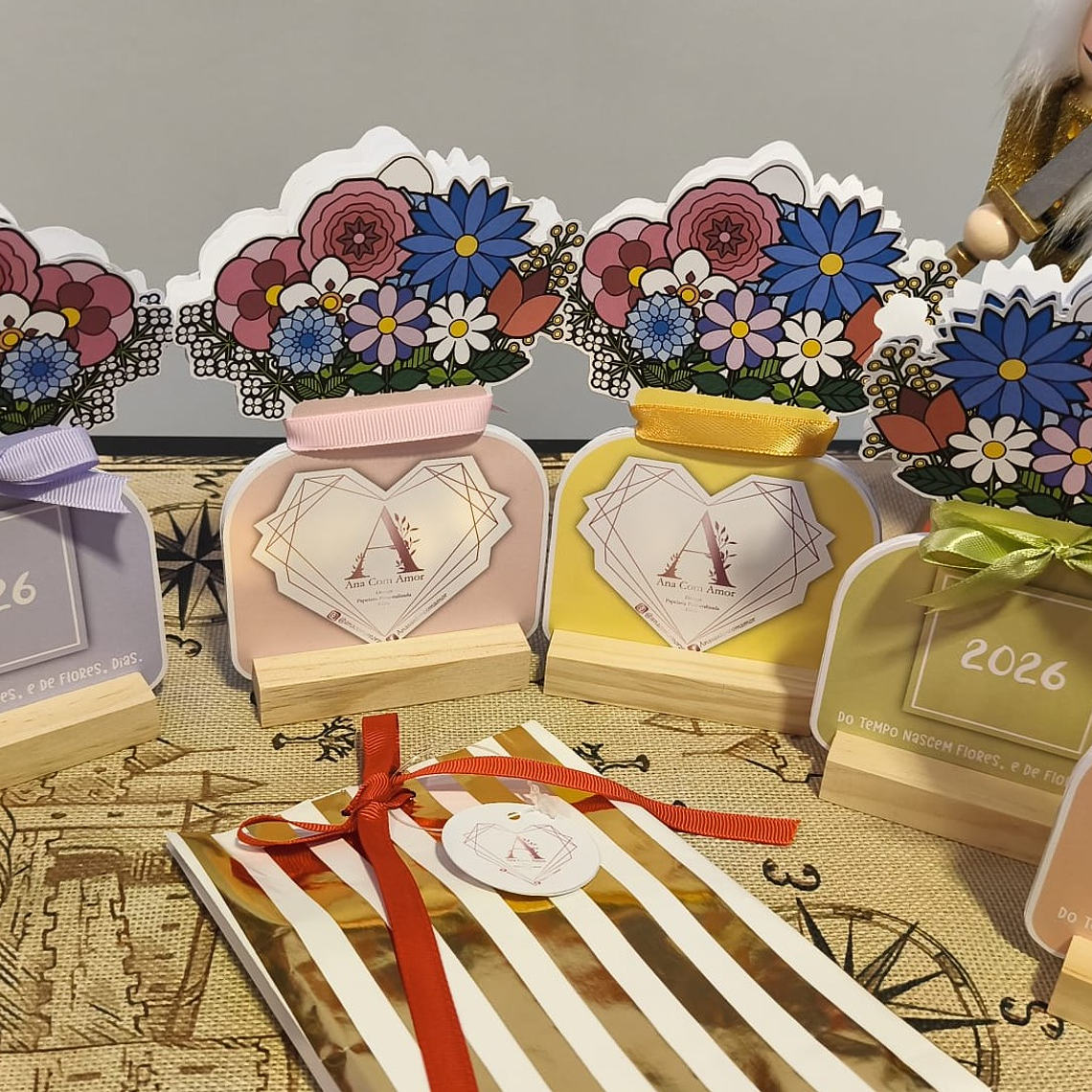 Calendário Floral com Base em Madeira 4