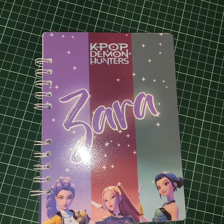 Caderno Huntrix 100 Folhas 3