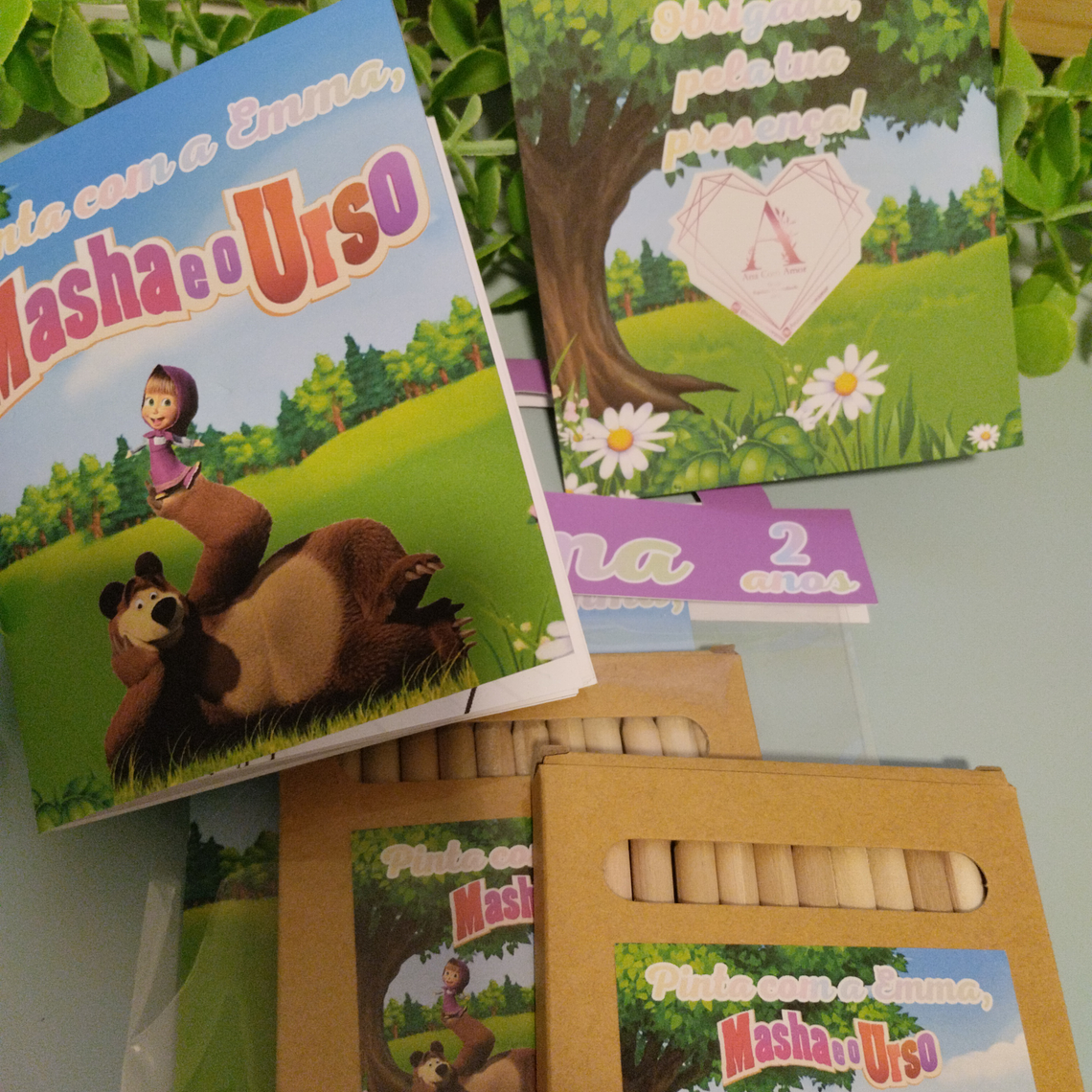 Lembranças mini livro colorir + lápis 2