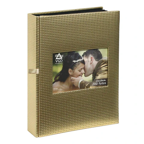 ALBUM BRILLOSO CON FUNDAS NEGRAS PARA 200 FOTOS 10X15 CM