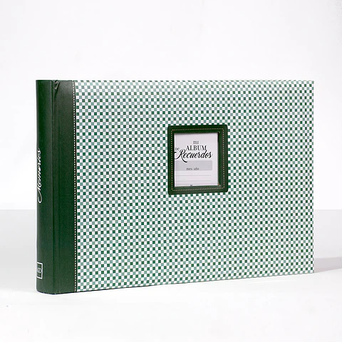 ALBUM FOTOGRAFICO VERDE AUTOADHESIVO CON VENTANA 