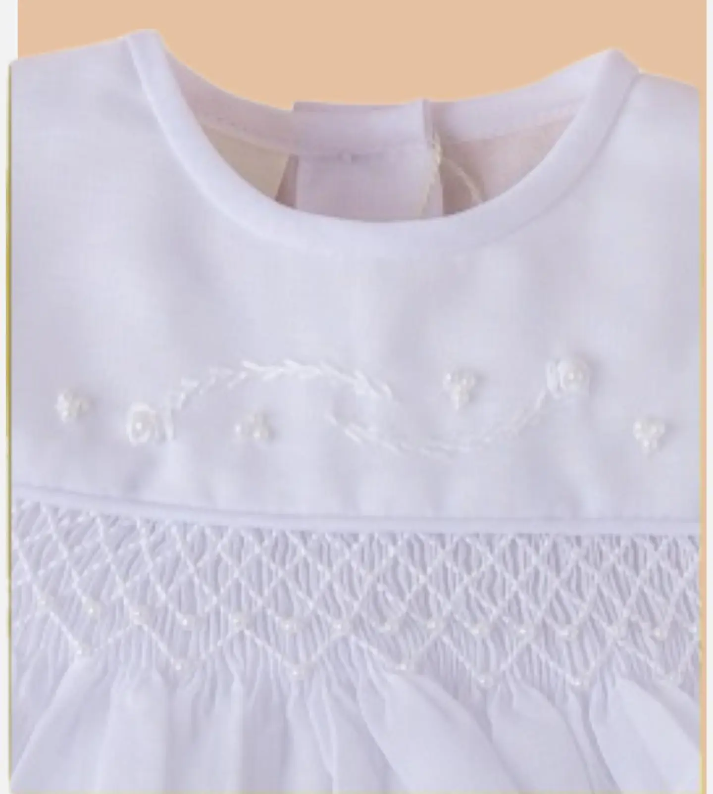 VESTIDO BAUTIZO NIDO DE ABEJA BORDADO CON GORRO Y CUBRE PAÑAL BLANCO O MARFIL 3