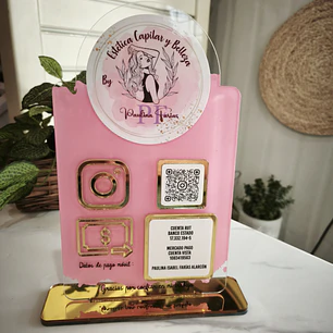 Letrero acrílico Qr sobremesa M