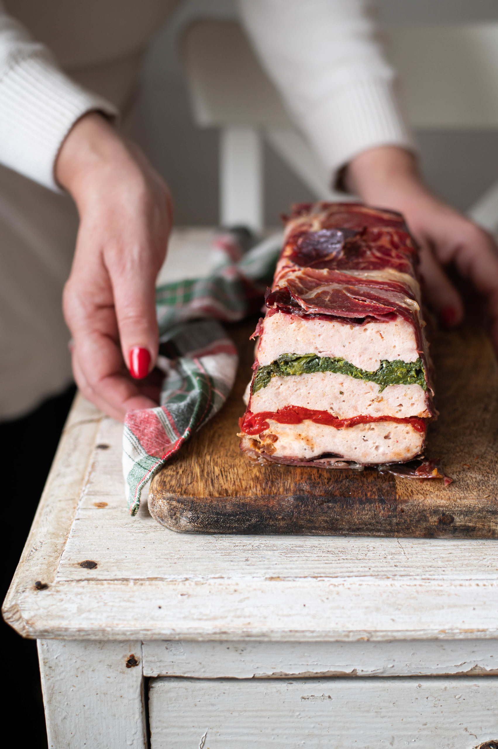 Pastel de pollo con jamón ibérico, pimentones y espinacas