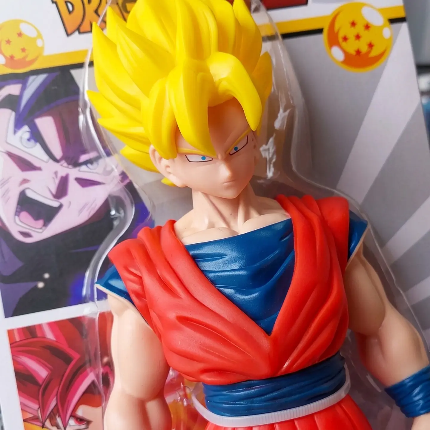 Figura Dragon Ball Z – Goku Super Saiyan ~40cm 2