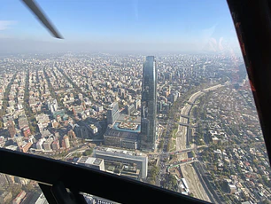 Voo de helicóptero em Santiago – A essência de Santiago vista do céu
