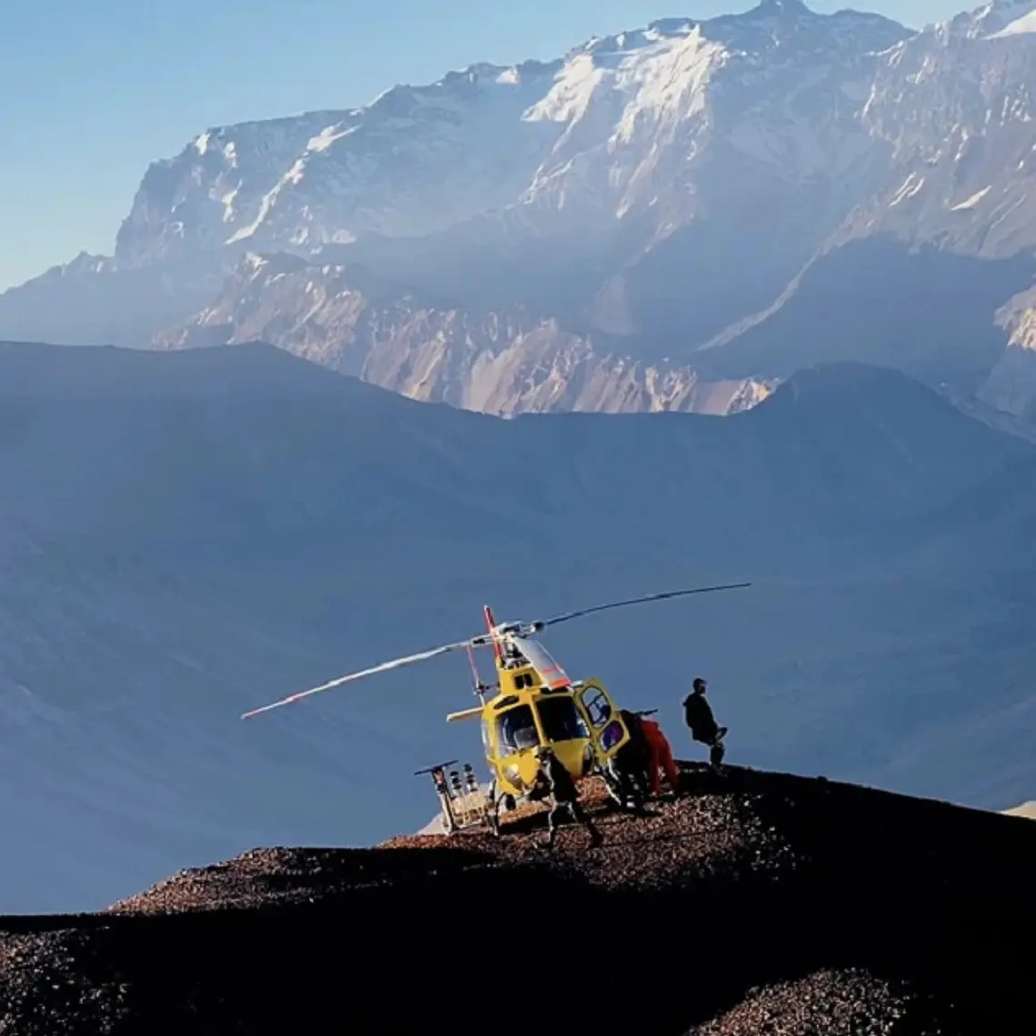 Private Helicopter Flight & Logistics Embalse del Yeso- May 24 11