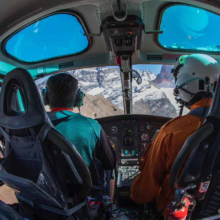 Vuelo Panorámico en Helicóptero 40 minutos por Santiago y Cordillera de los Andes 2