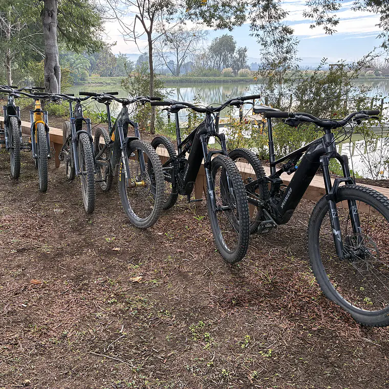 Aluguel de bicicletas elétricas Specialized Turbo Levo  4