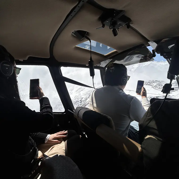 Tour 45 minutos, sobrevuelo Cordillera + Santiago Robinson Helicopters 5