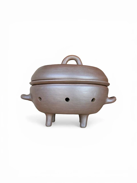 Parrillero mediano de greda hecho a mano