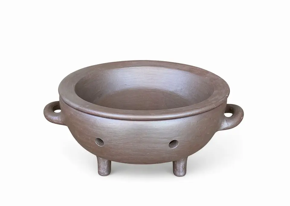 Parrillero mediano de greda hecho a mano 2