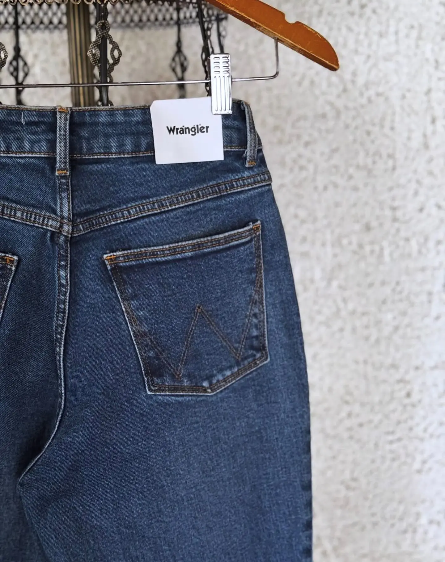 Jeans Wrangler elásticados tiro alto 2