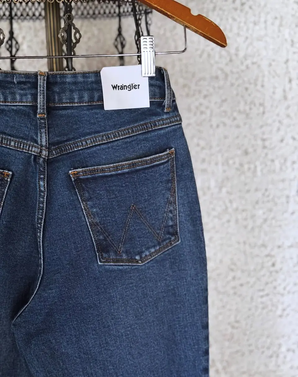 Jeans Wrangler elásticados tiro alto 2