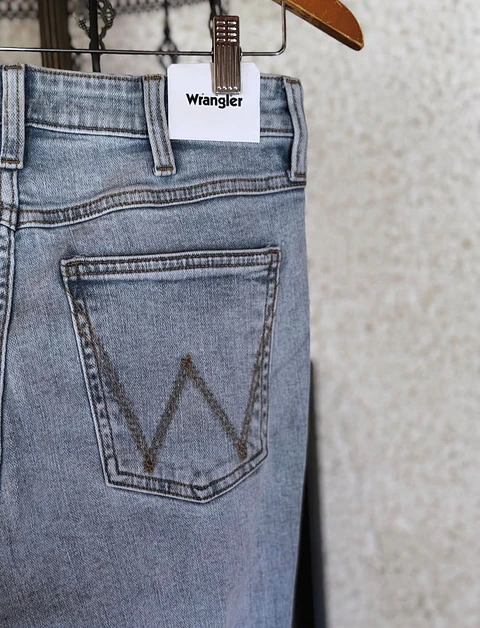 Jeans Wrangler FLARE Elásticados 