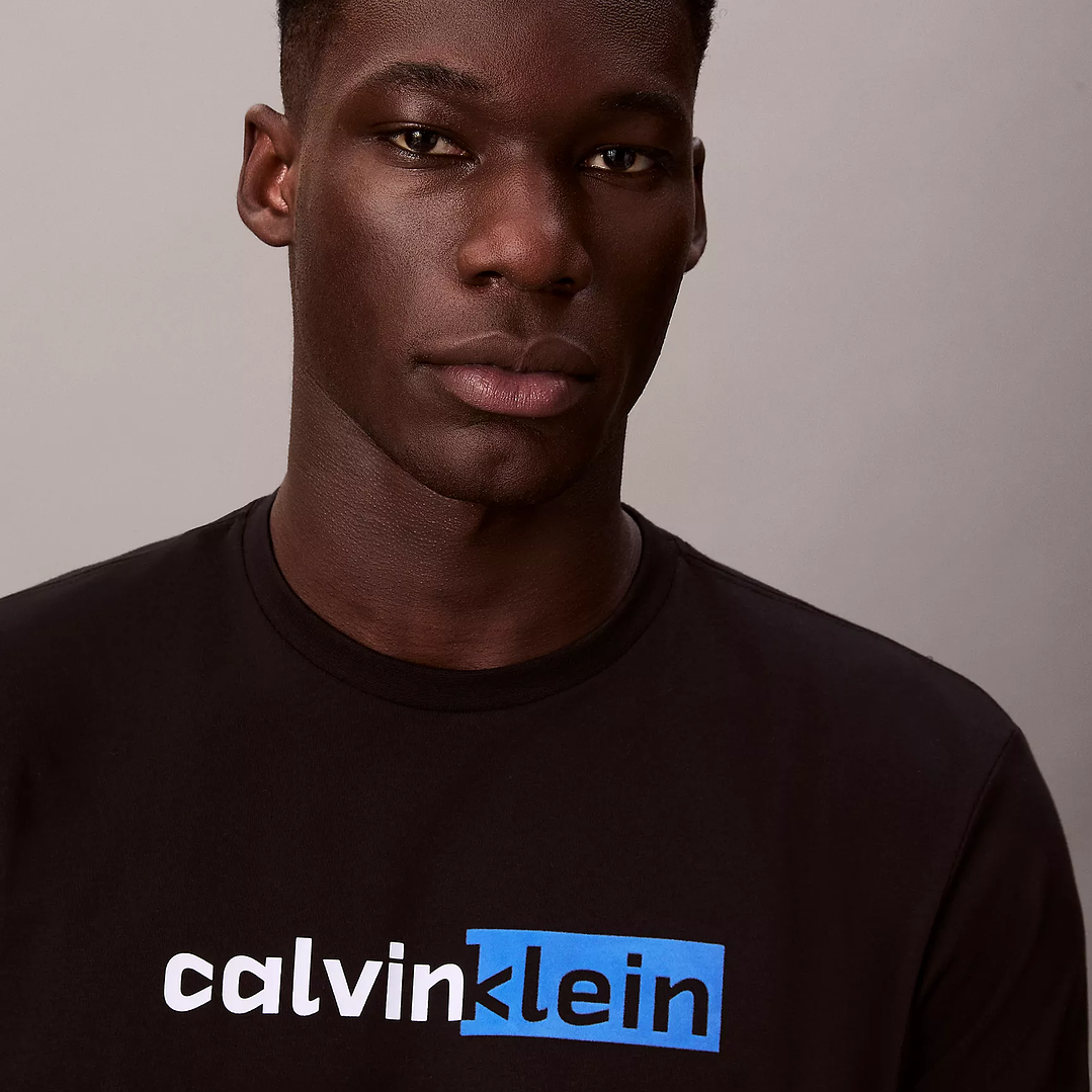 Camiseta Calvin Klein  2