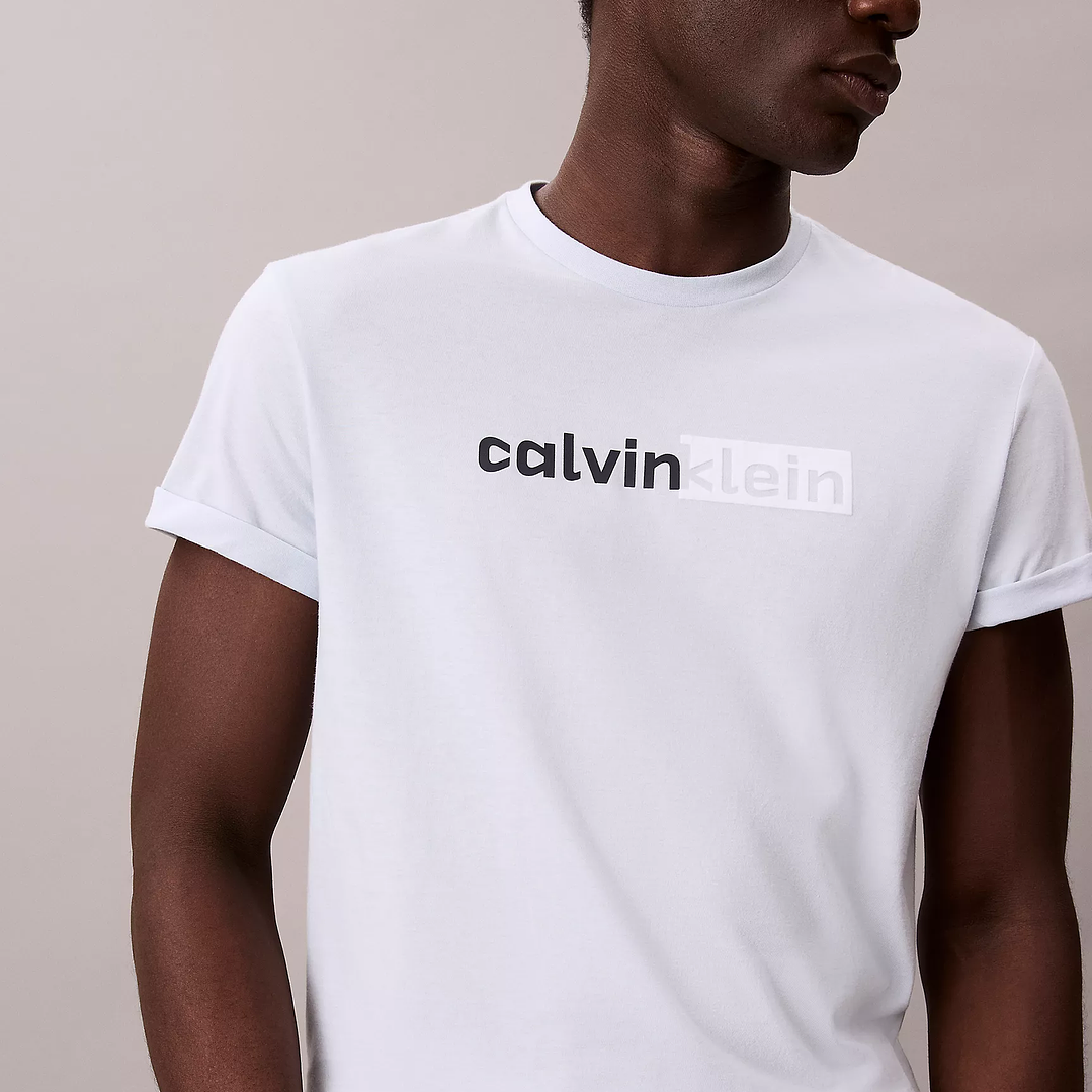 Camiseta Calvin Klein  2