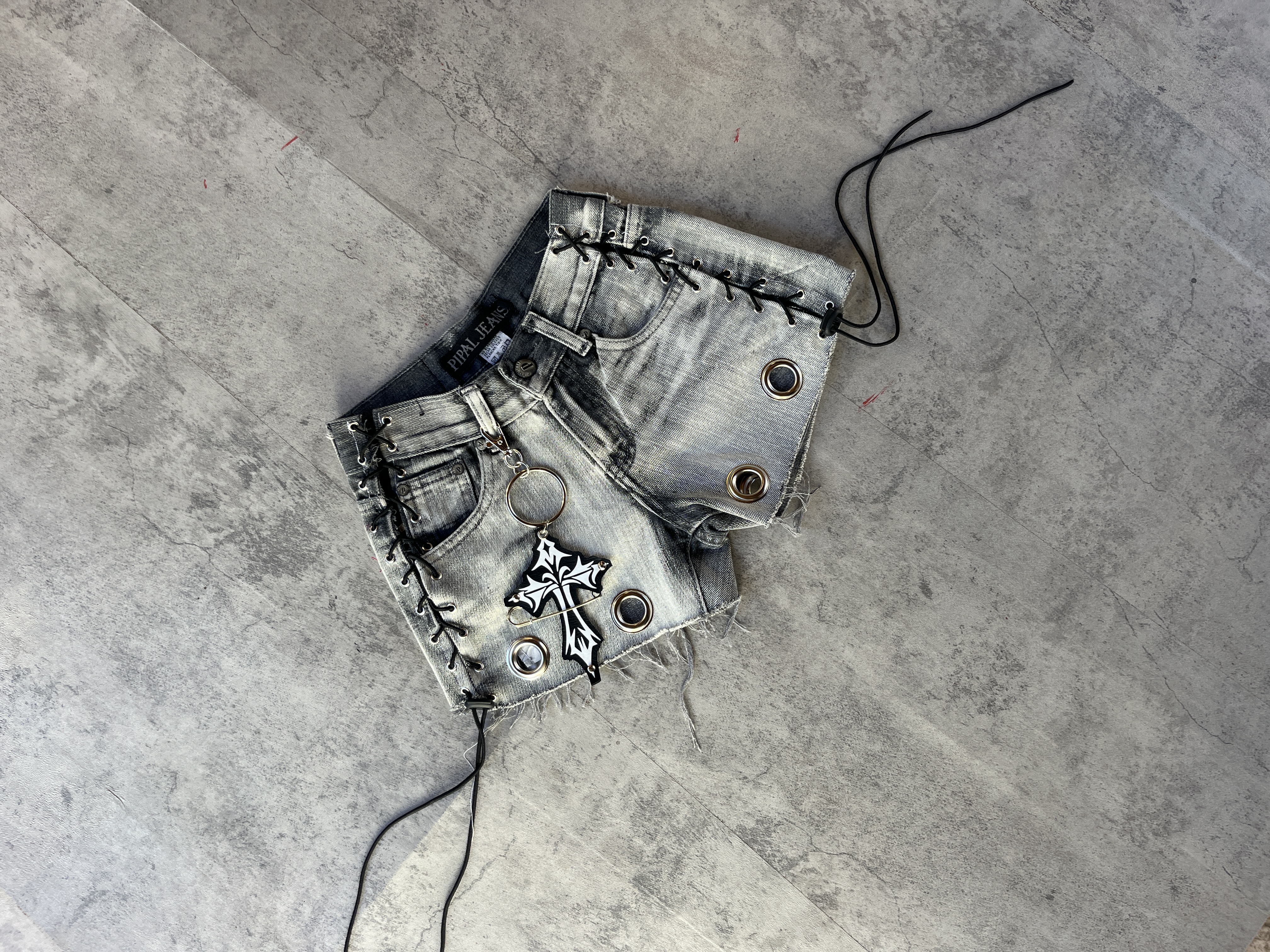 SHORT UPCYCLING | TALLA 32 (AJUSTABLE) 1