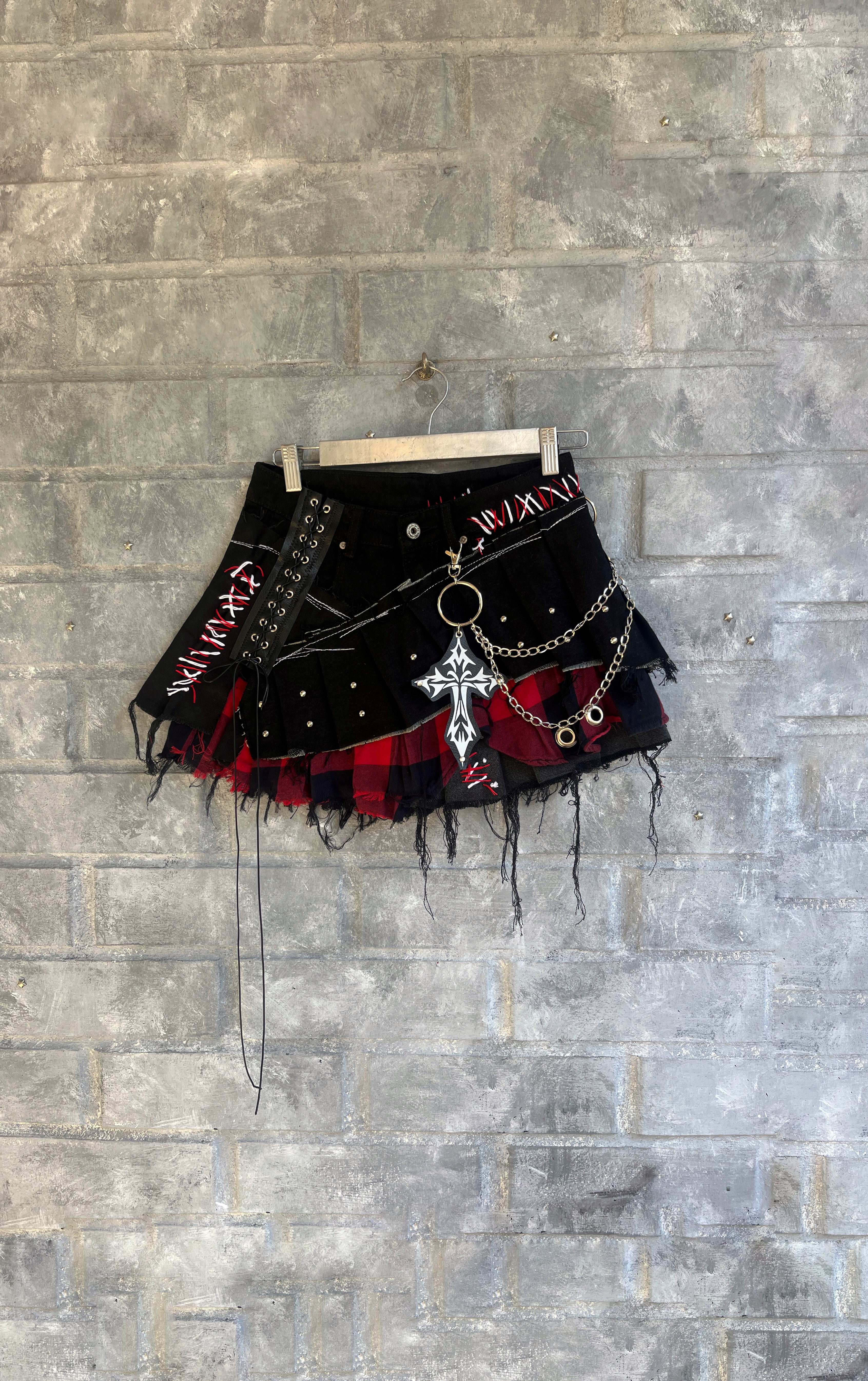 UPCYCLING ADJUSTABLE SKIRT | AVAILABLE ON REQUEST 1