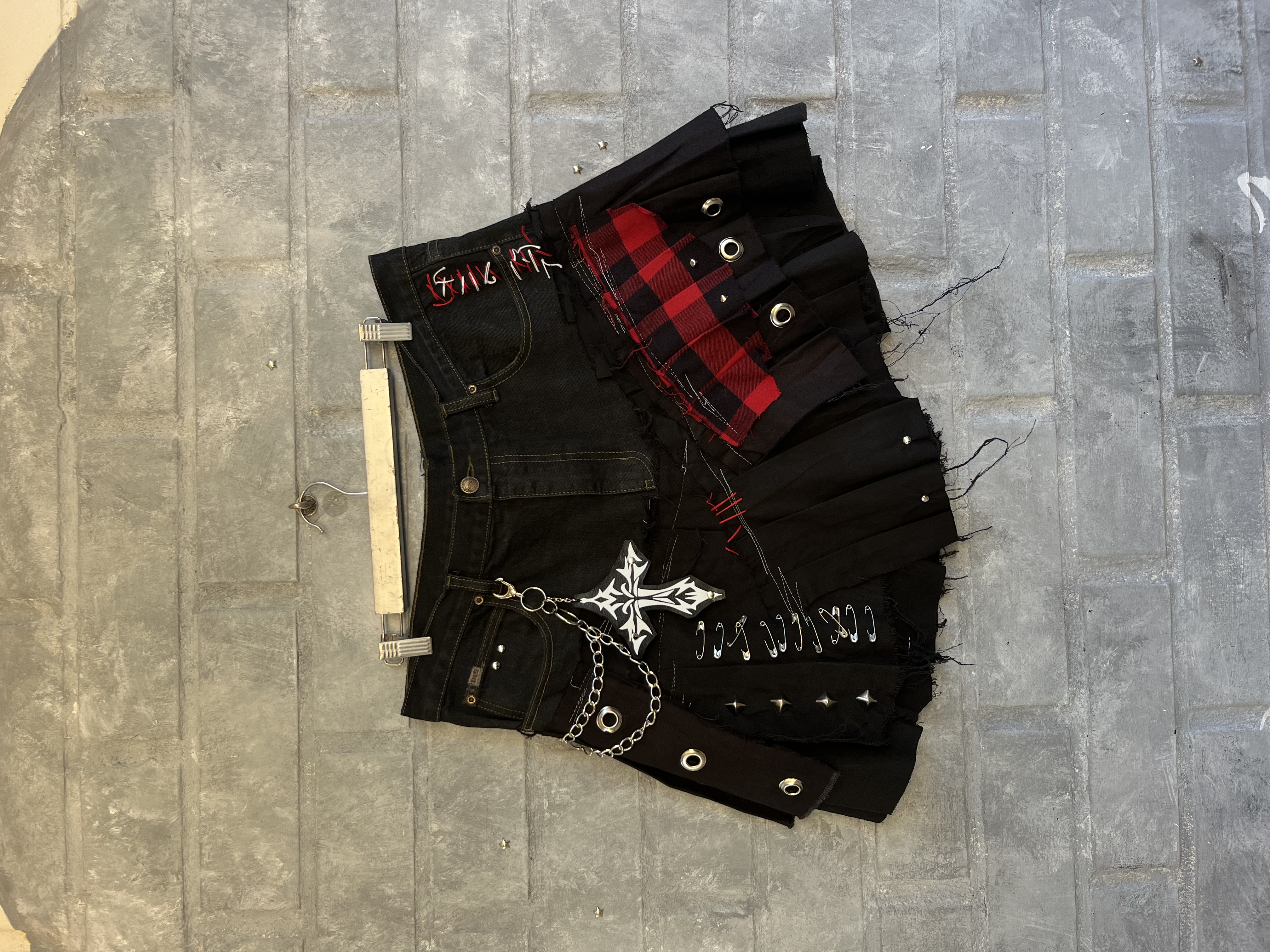 UPCYCLING SKIRT | AVAILABLE ON REQUEST 1