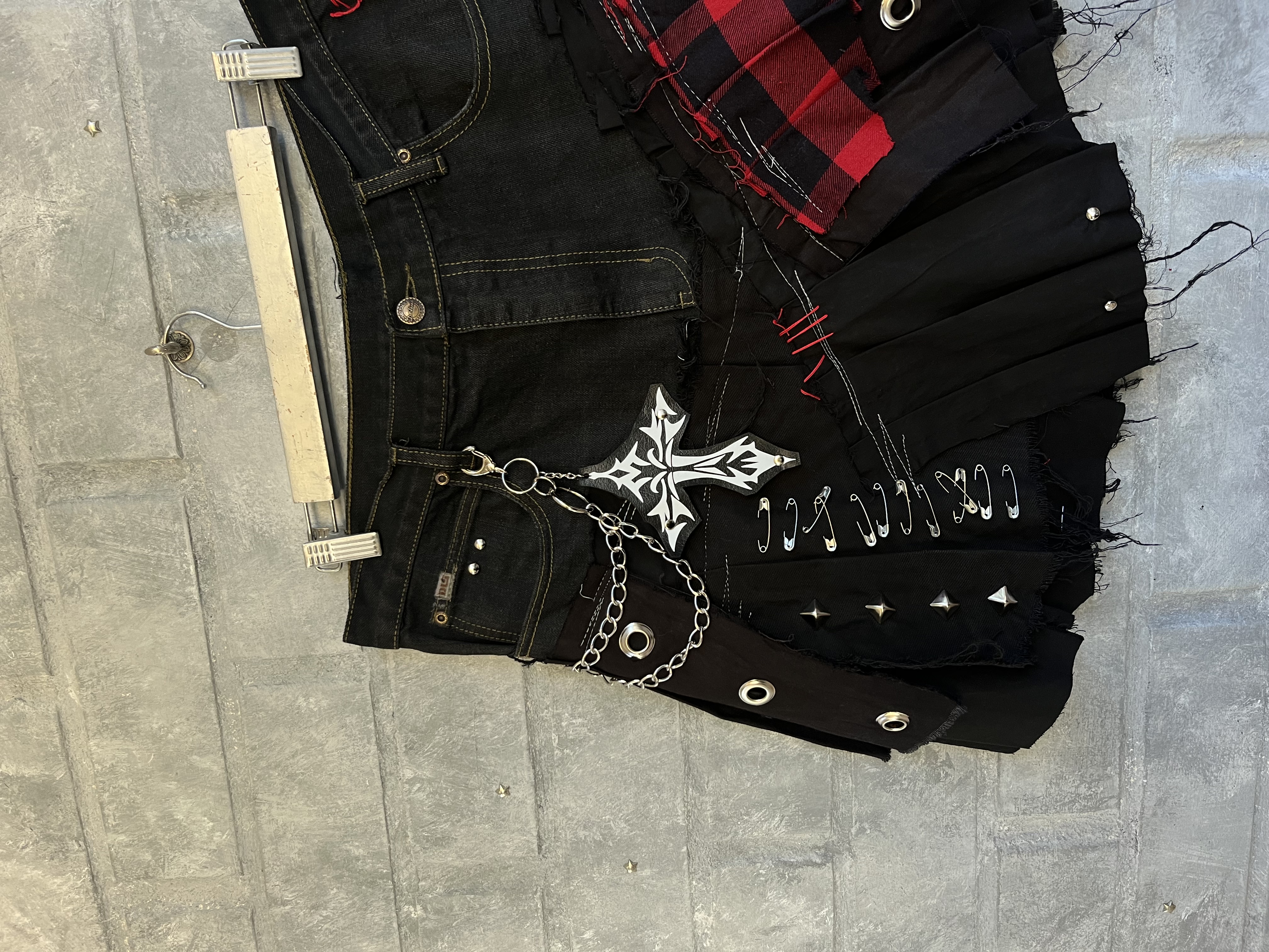 UPCYCLING SKIRT | AVAILABLE ON REQUEST 2