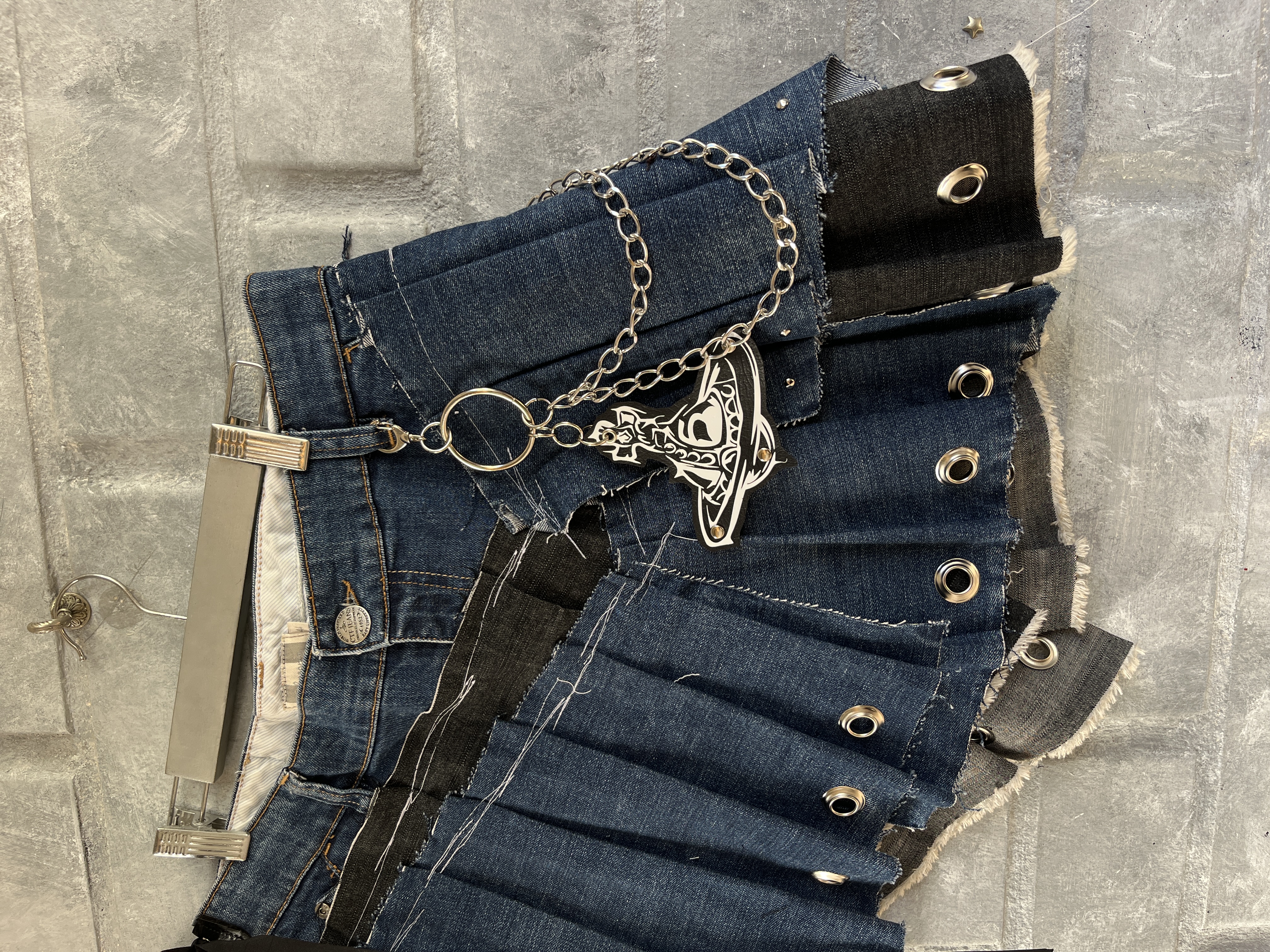 UPCYCLING SKIRT | AVAILABLE ON REQUEST 4