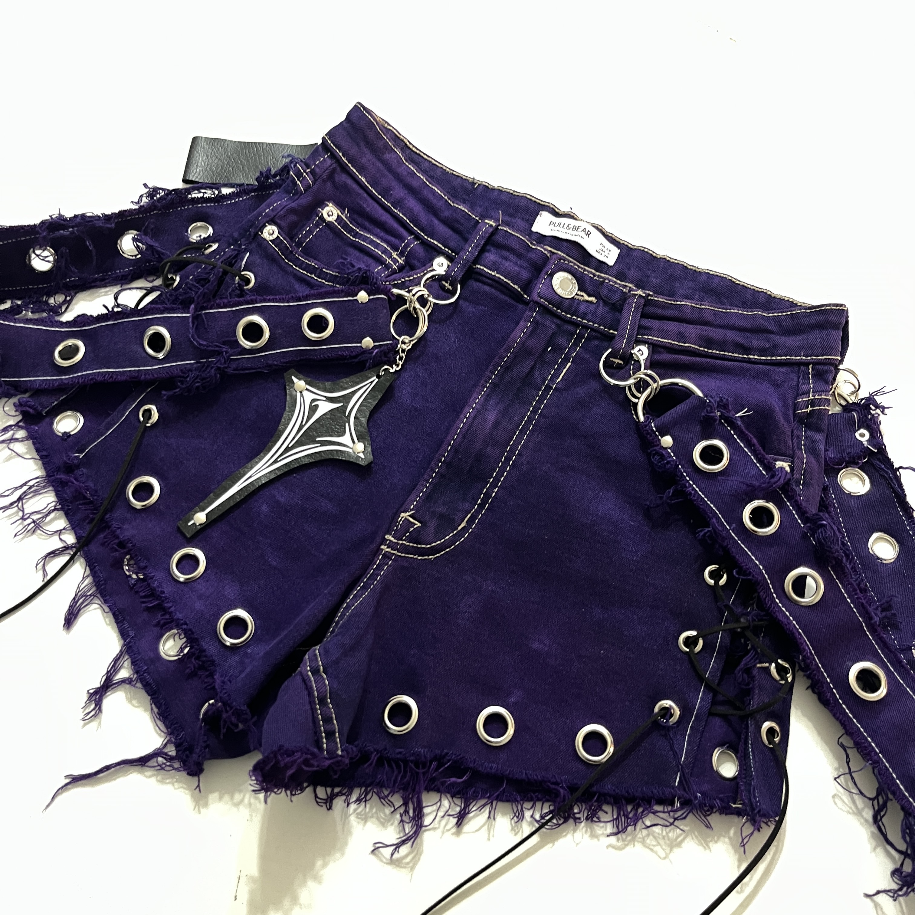 UPCYCLING SHORTS | AVAILABLE ON REQUEST 2