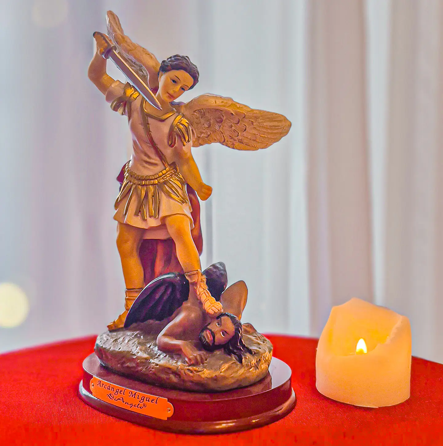 FIGURA ARCÁNGEL MIGUEL 1