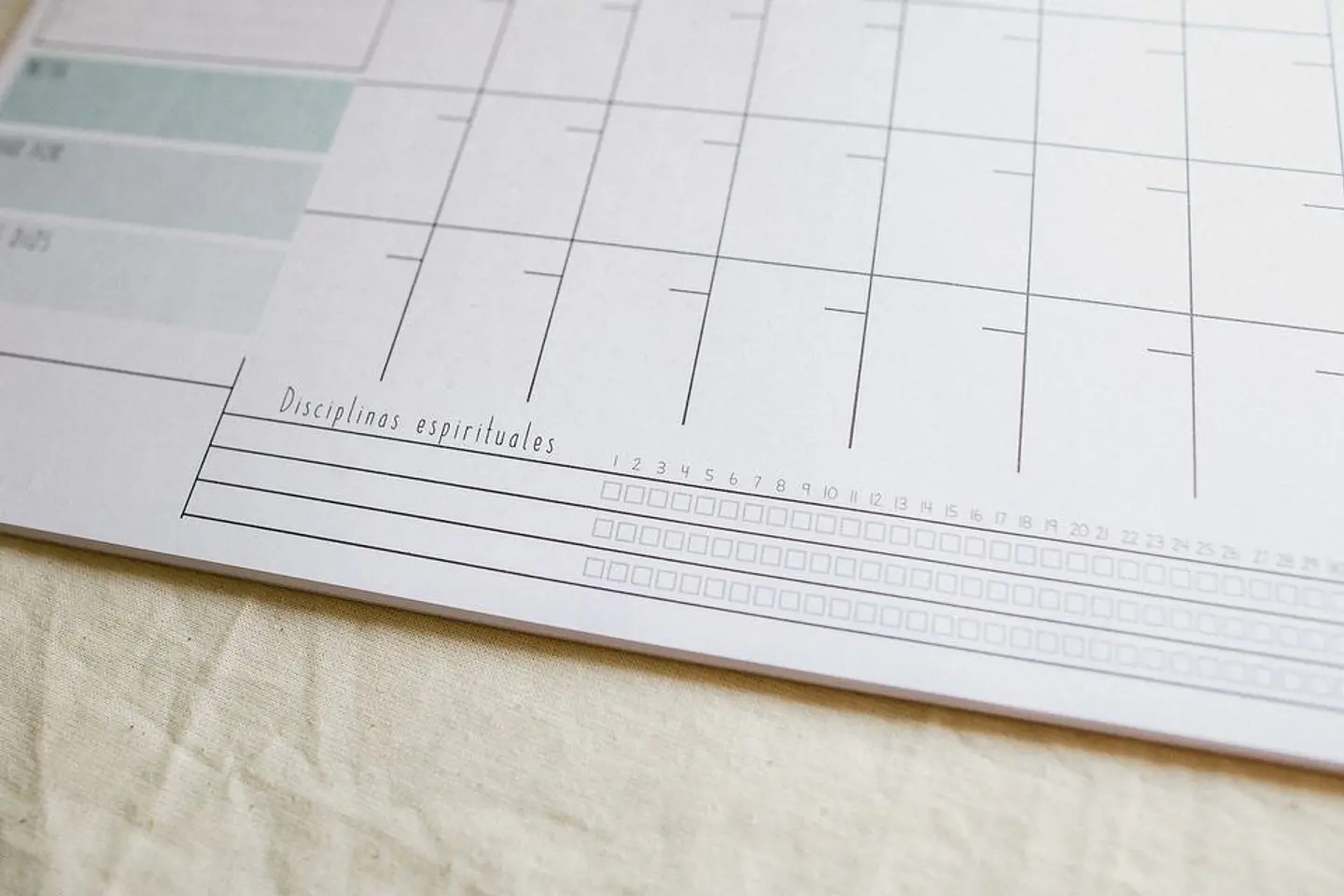Él está en Control - Planner Mensual de Escritorio 3